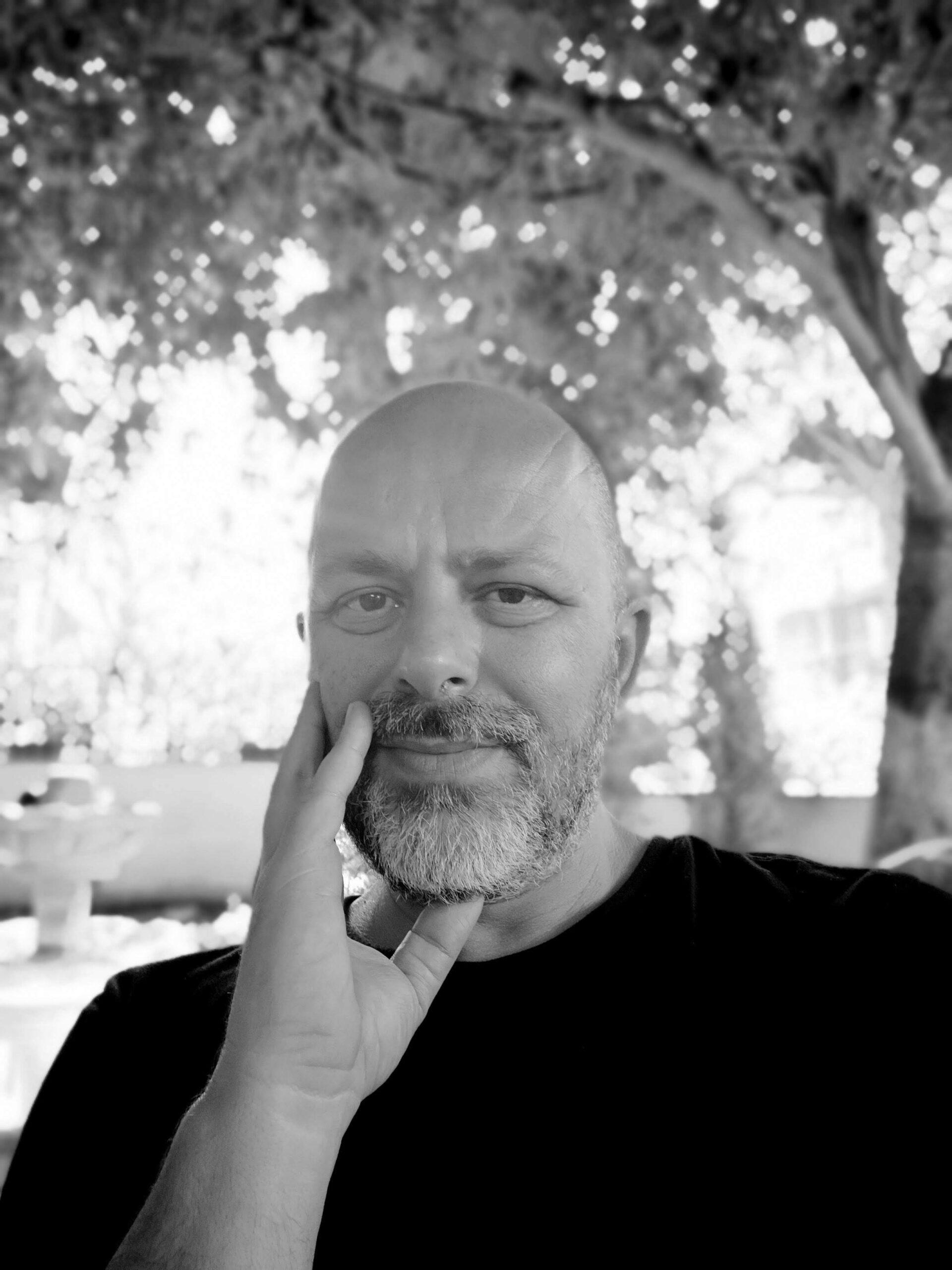 Vahit Tuna