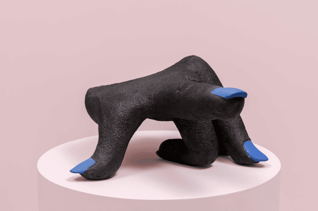 La petite main aux ongles bleus 3