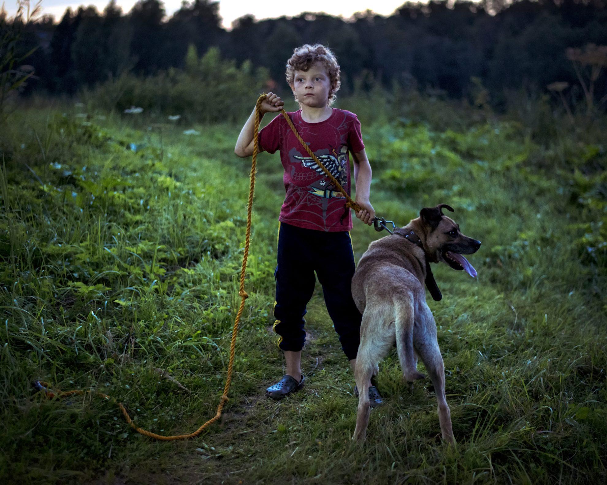 Çocuk ve Köpeği, Ormandaki Son Çocuklar Fotoğraf Serisi